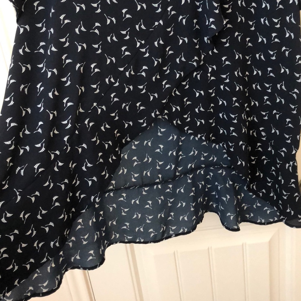 LOFT Ruffle Top - Picture 5 of 5